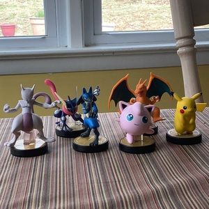 Six Pokémon Amiibos